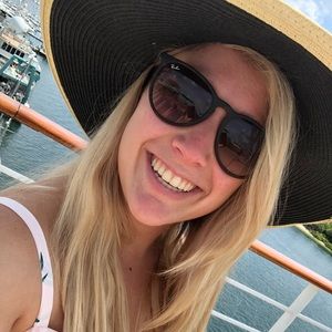 Meet your Posher, Ashley